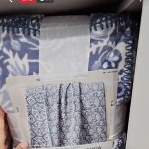 (INTERNAL USE ONLY) LD MARCH 26 CASUAL LIVING PLUSH THROW CORAK BIRU
