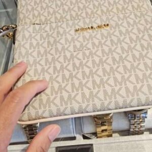 (INTERNAL USE ONLY) LD MAY 24 MK JST CONVERTIBLE WRISTLET [BIAWAK] SIG VANILLA