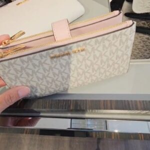 (INTERNAL USE ONLY) LD JUNE 7 MK DOUBLE ZIP WALLET SIG VANILLA/POWDER BLUSH