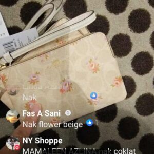 (INTERNAL USE ONLY) LD NOV 19 COACH SM WRISTLET SIGN FLOWER TAUPE