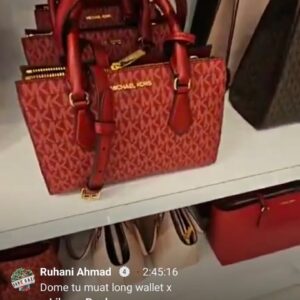 (INTERNAL USE ONLY) LD L/L NOV MK SM SHEILA SIGN BERRY