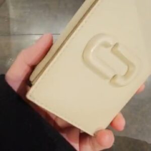 (INTERNAL USE ONLY) LD FEB 1 [BUTIK] MJ J MARC SM WALLET CREAM